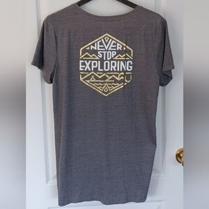 NWOT WOMEN'S THE NORTH FACE LARGE RELAXED FIT HEATHER GRAY/GOLD FOIL V-NECK TEE